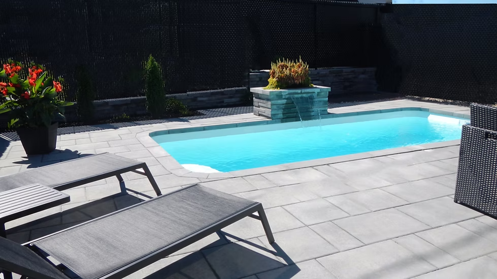 Contemporary outdoor lighting design from the Luxe Oasis Outdoors team.